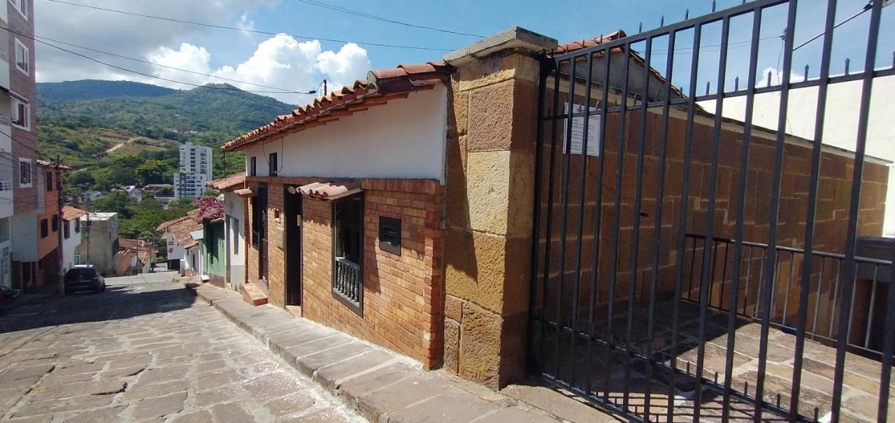 Santander Aleman Hostel San Gil Kültér fotó